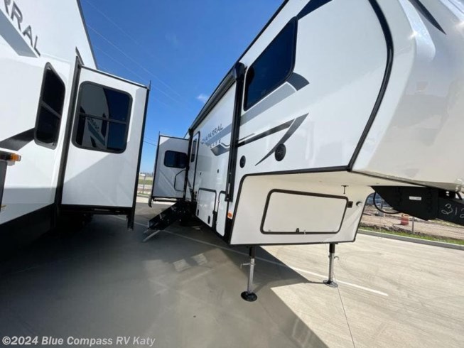 2024 Coachmen Chaparral Lite 30RLS - New Fifth Wheel For Sale by Blue Compass RV Katy in Katy, Texas