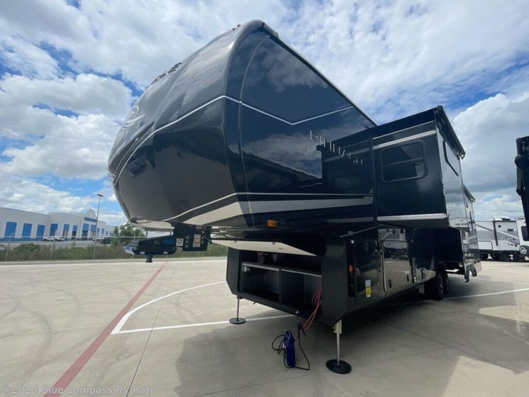 New 2025 Jayco Pinnacle 36FBTS available in Katy, Texas