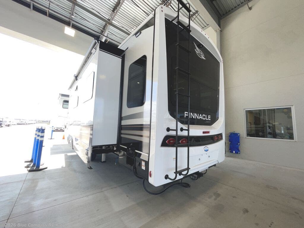 New 2025 Jayco Pinnacle 38KPTS available in Katy, Texas