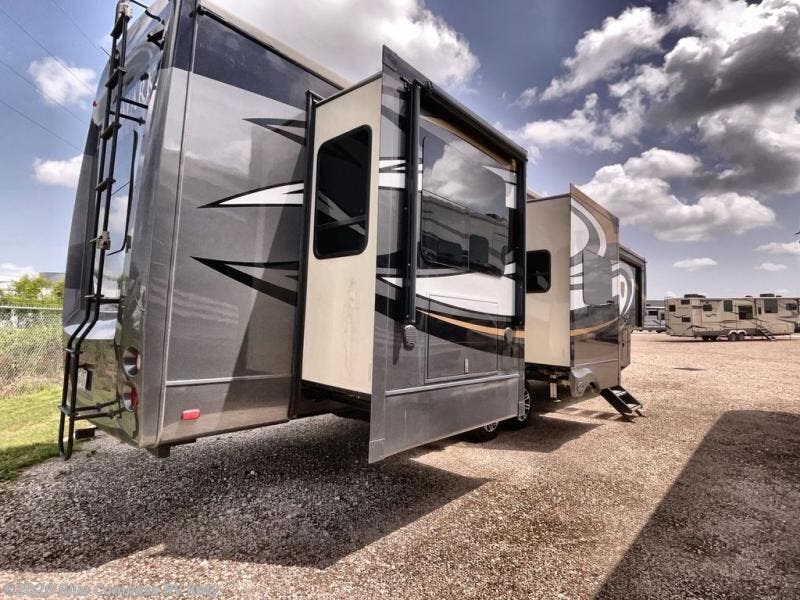 Used 2020 Heartland Landmark 365 Concord available in Katy, Texas