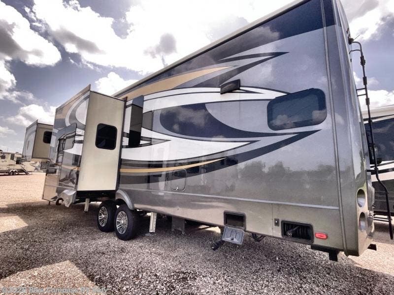 2020 Landmark 365 Concord by Heartland from Blue Compass RV Katy in Katy, Texas