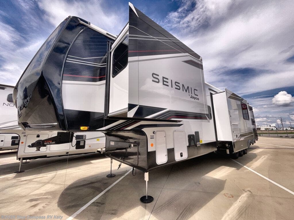2026 Jayco Seismic 395 - New Fifth Wheel For Sale by Blue Compass RV Katy in Katy, Texas