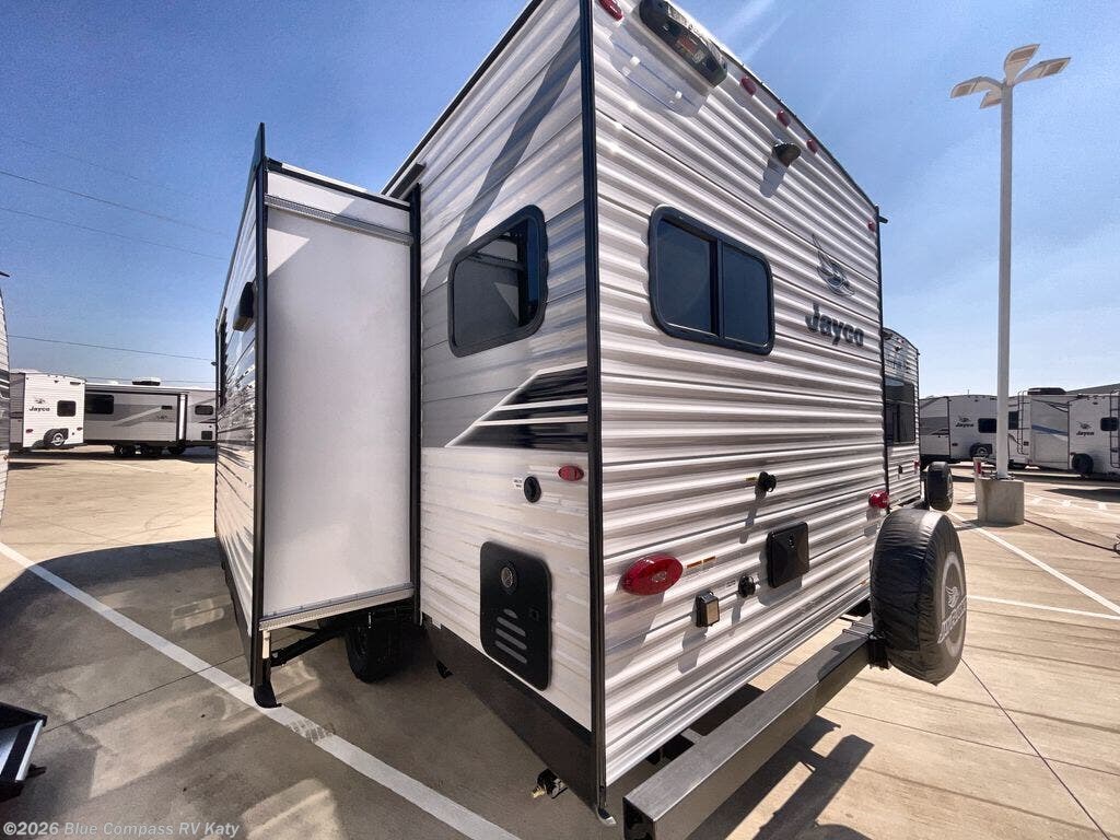 New 2026 Jayco Jay Flight SLX 225MLS available in Katy, Texas
