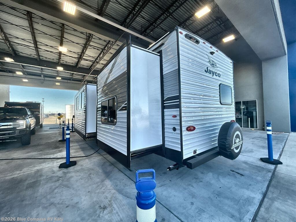 New 2026 Jayco Jay Flight SLX 321BDS available in Katy, Texas