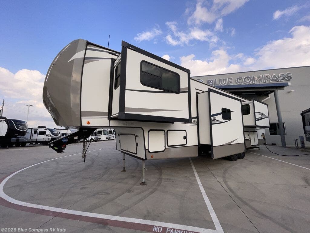 2020 Salem Hemisphere Elite 36FL by Forest River from Blue Compass RV Katy in Katy, Texas