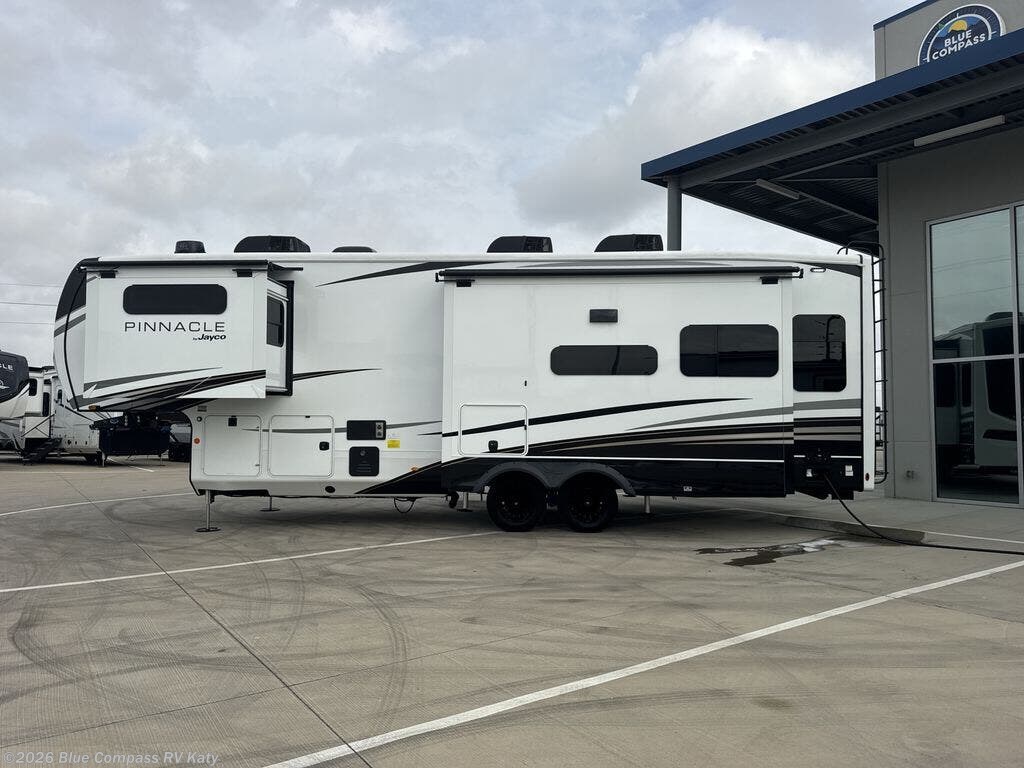 2026 Pinnacle 32RLTS by Jayco from Blue Compass RV Katy in Katy, Texas