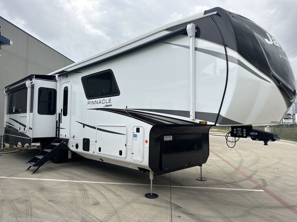 2026 Pinnacle 36FBTS by Jayco from Blue Compass RV Katy in Katy, Texas