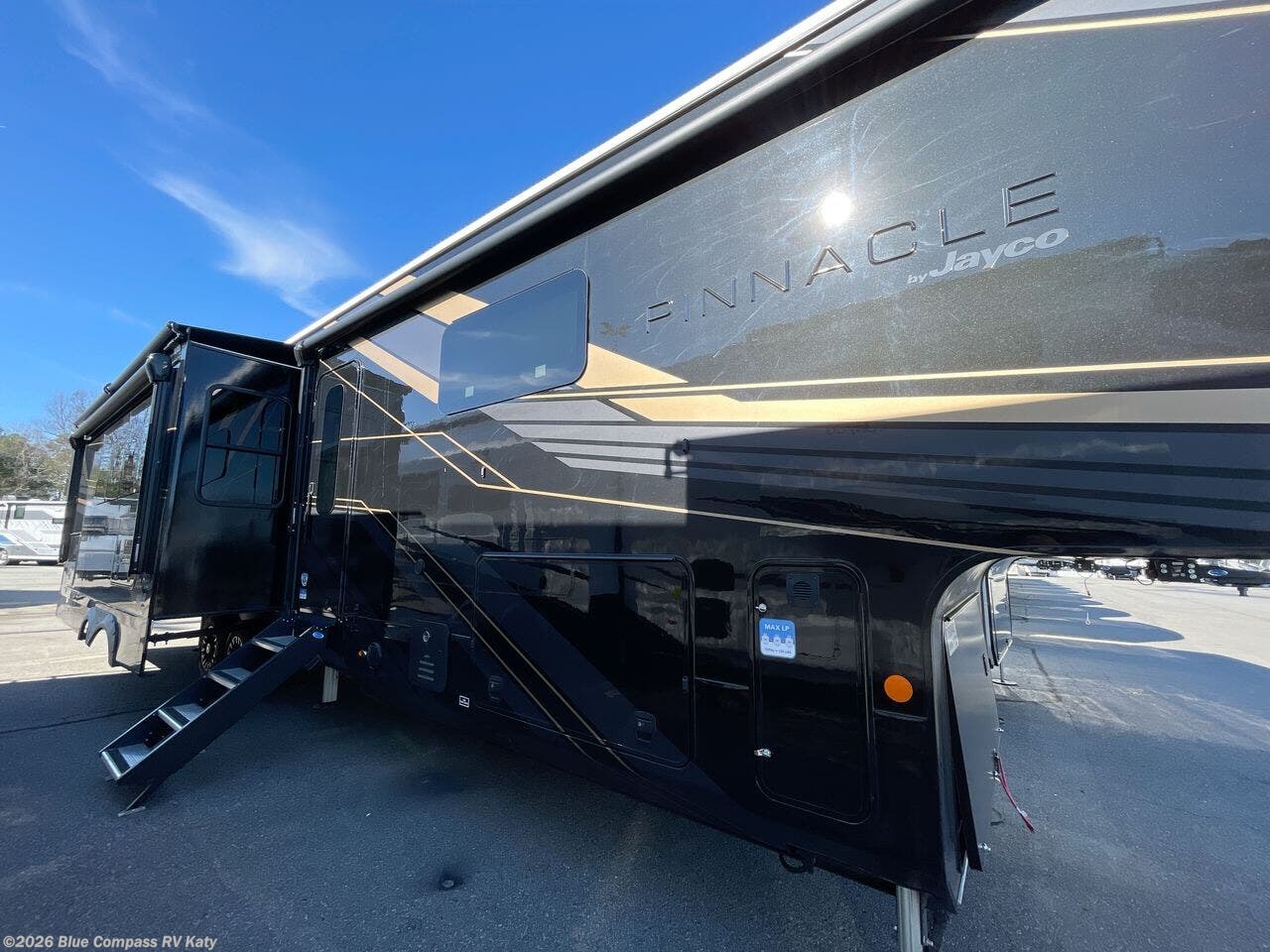 2026 Pinnacle 38FBRK by Jayco from Blue Compass RV Katy in Katy, Texas