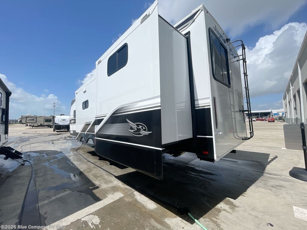 2025 Jayco Eagle 312BHOK - Used Travel Trailer For Sale by Blue Compass RV Katy in Katy, Texas