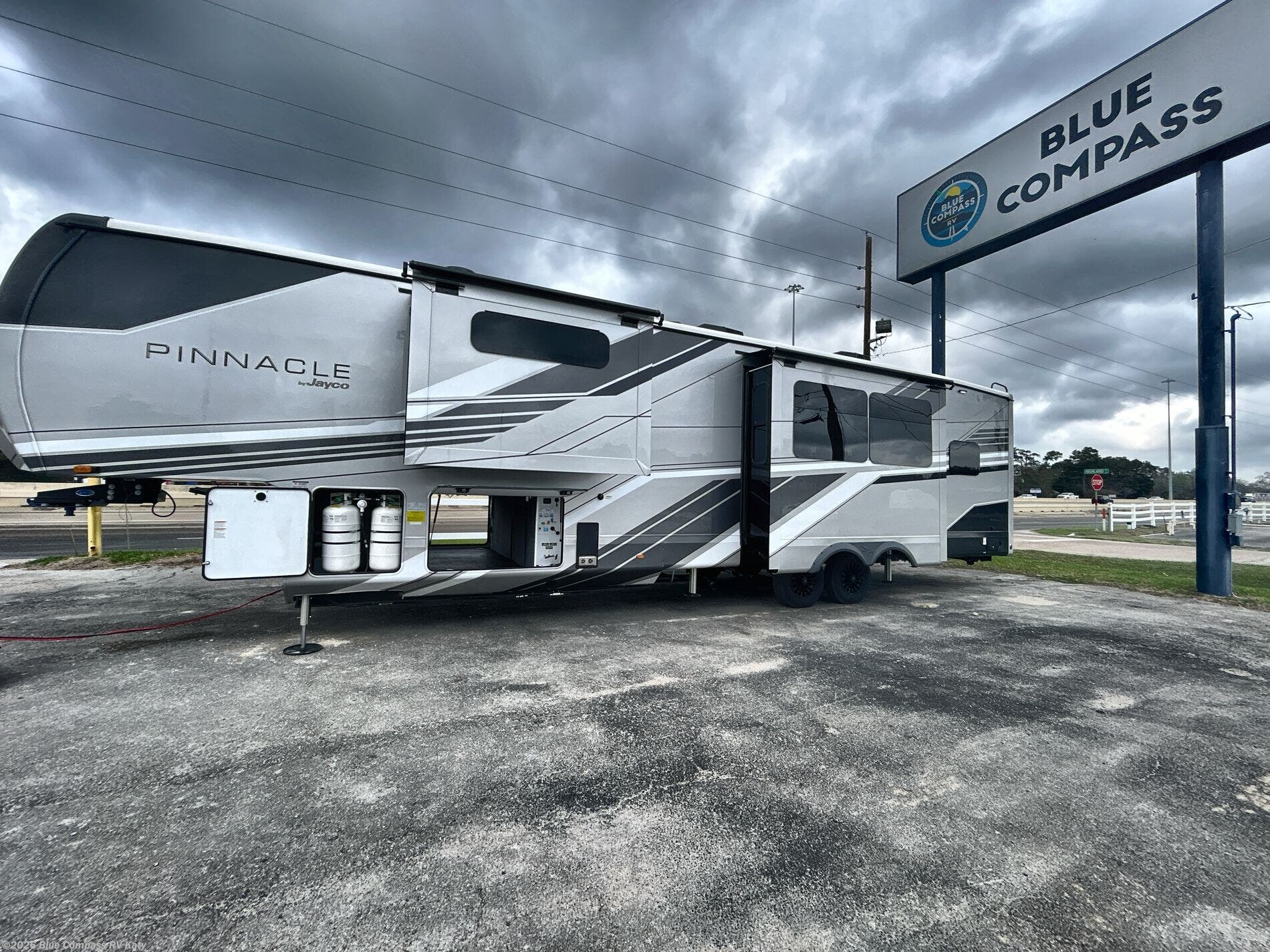 New 2026 Jayco Pinnacle 38FBRK available in Katy, Texas