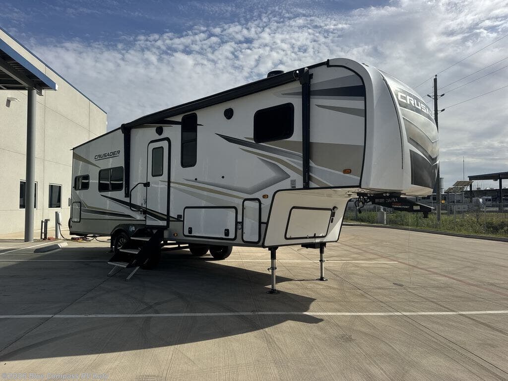 2024 Crusader 265MLE by Prime Time from Blue Compass RV Katy in Katy, Texas