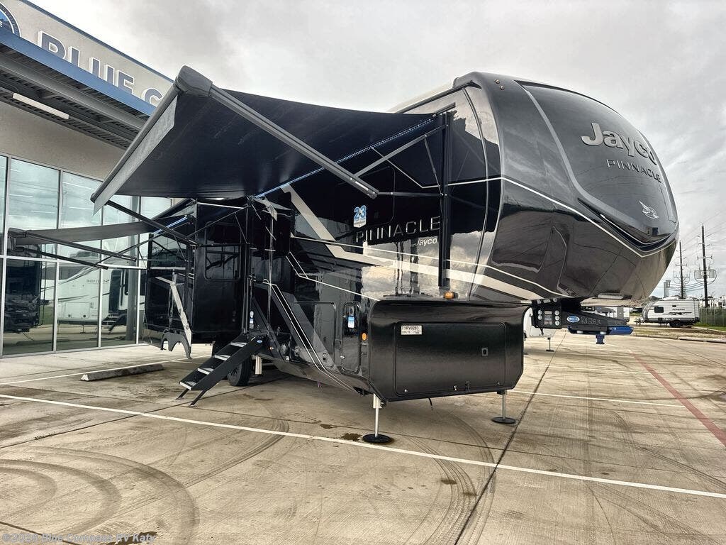 2026 Pinnacle 32RLTS by Jayco from Blue Compass RV Katy in Katy, Texas