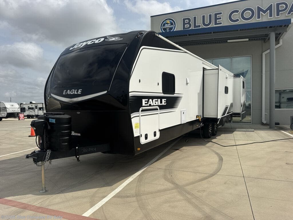 Used 2025 Jayco Eagle 312BHOK available in Katy, Texas