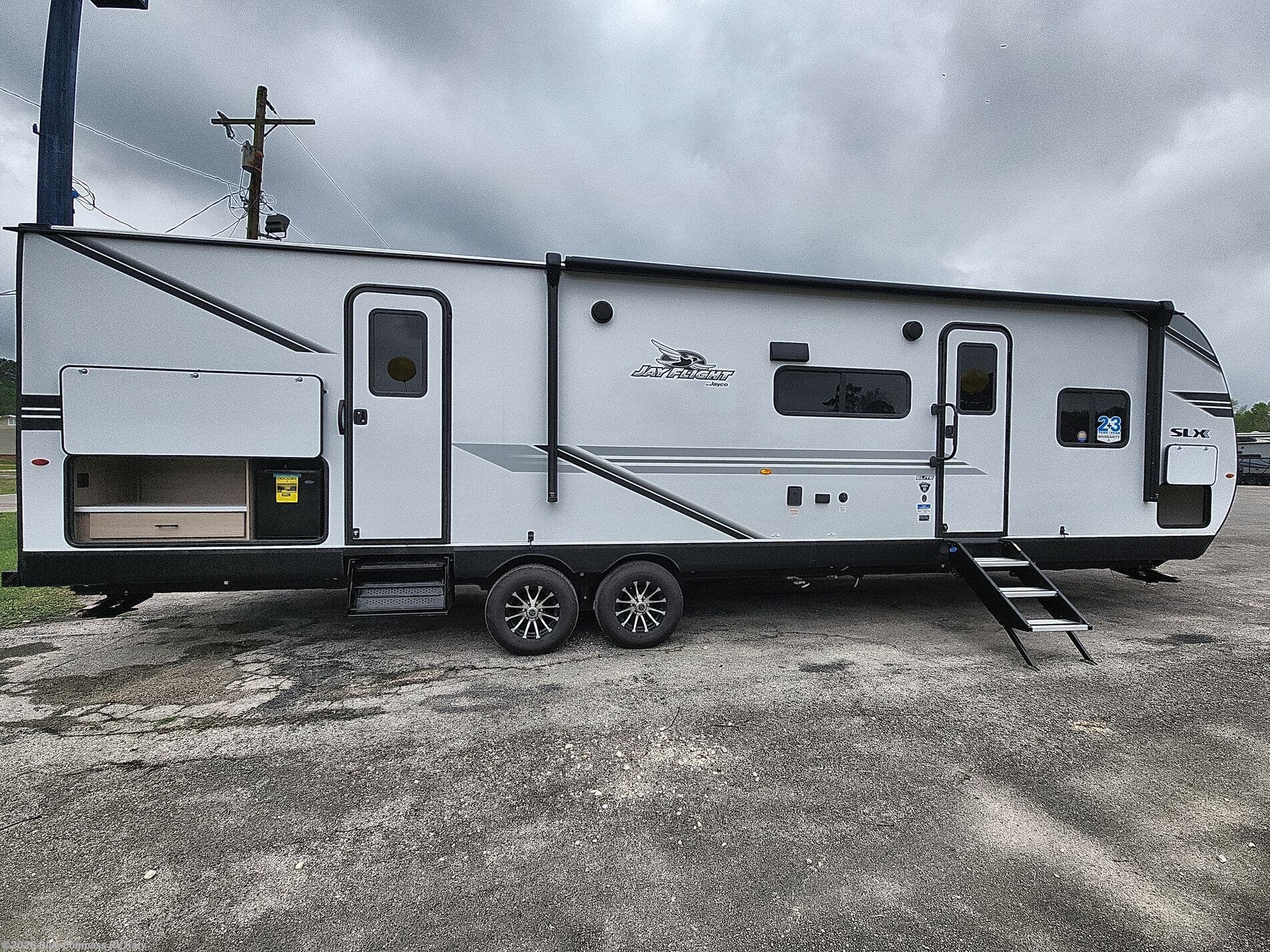 New 2026 Jayco Jay Flight SLX 321BDS available in Katy, Texas