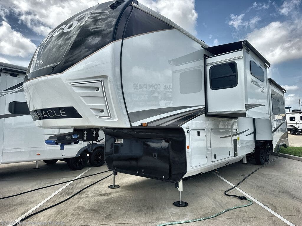 New 2025 Jayco Pinnacle 38FBRK available in Katy, Texas