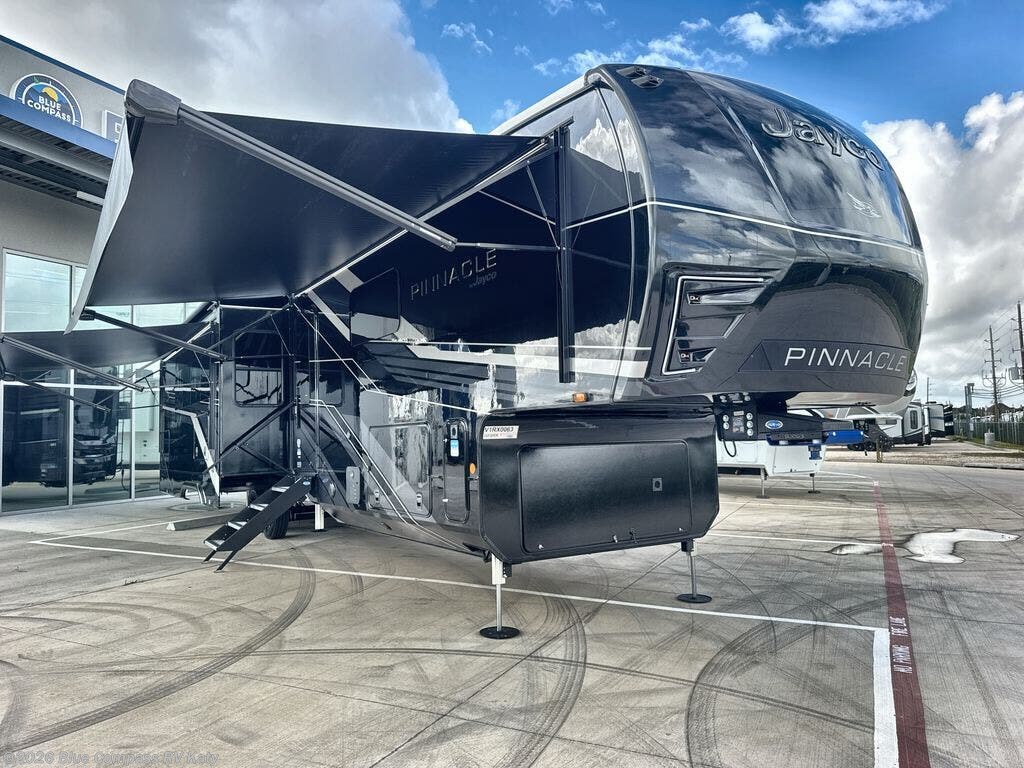 2027 Jayco Pinnacle 38FBRK - New Fifth Wheel For Sale by Blue Compass RV Katy in Katy, Texas