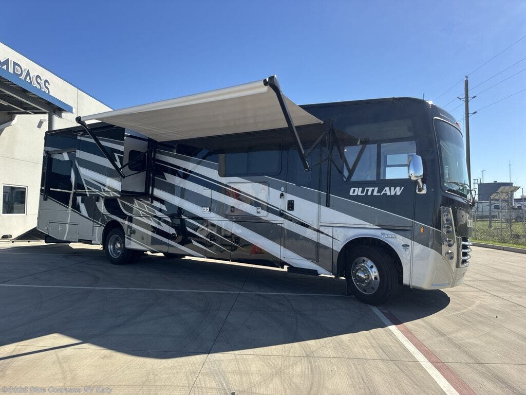 2025 Thor Motor Coach Outlaw 38MB - Used Class A For Sale by Blue Compass RV Katy in Katy, Texas