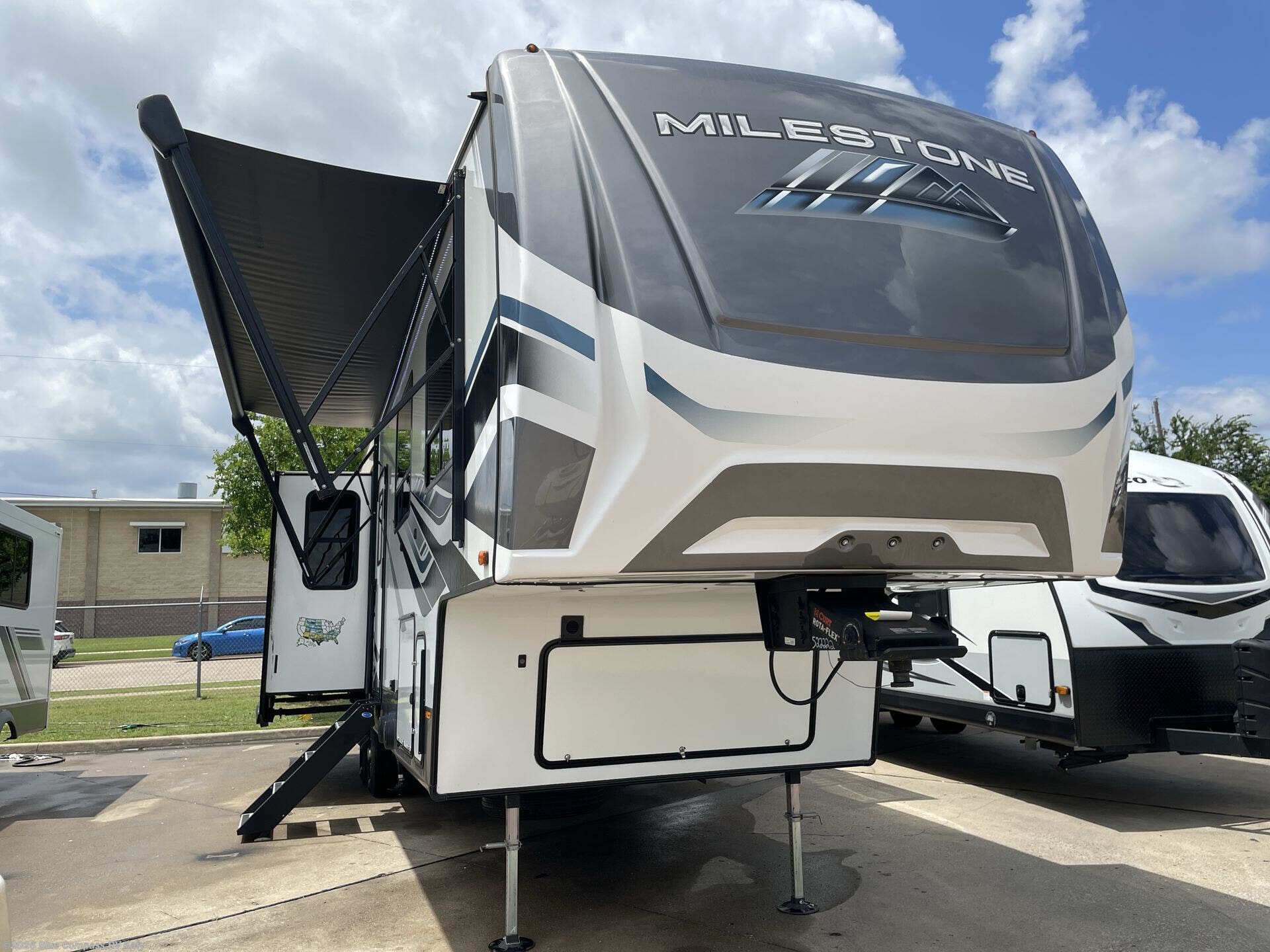 Used 2023 Heartland Milestone 333MB available in Katy, Texas
