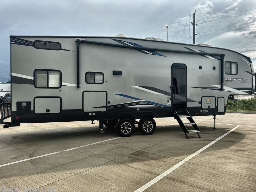 Used 2022 Forest River Cherokee Arctic Wolf 287BH available in Katy, Texas