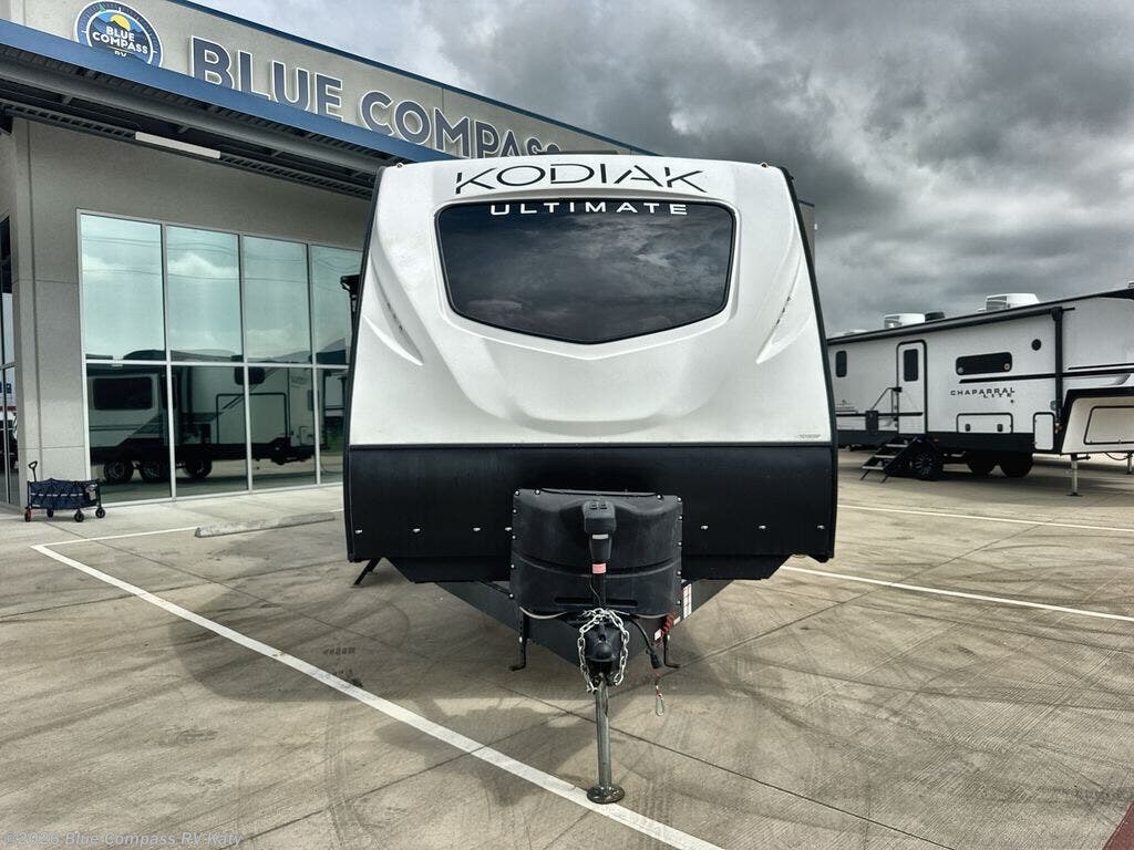Used 2023 Dutchmen Ultimate 3321 BHSL available in Katy, Texas