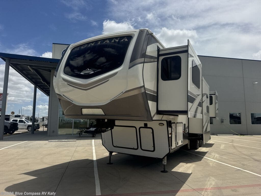 2020 Montana High Country 3761FL by Keystone from Blue Compass RV Katy in Katy, Texas