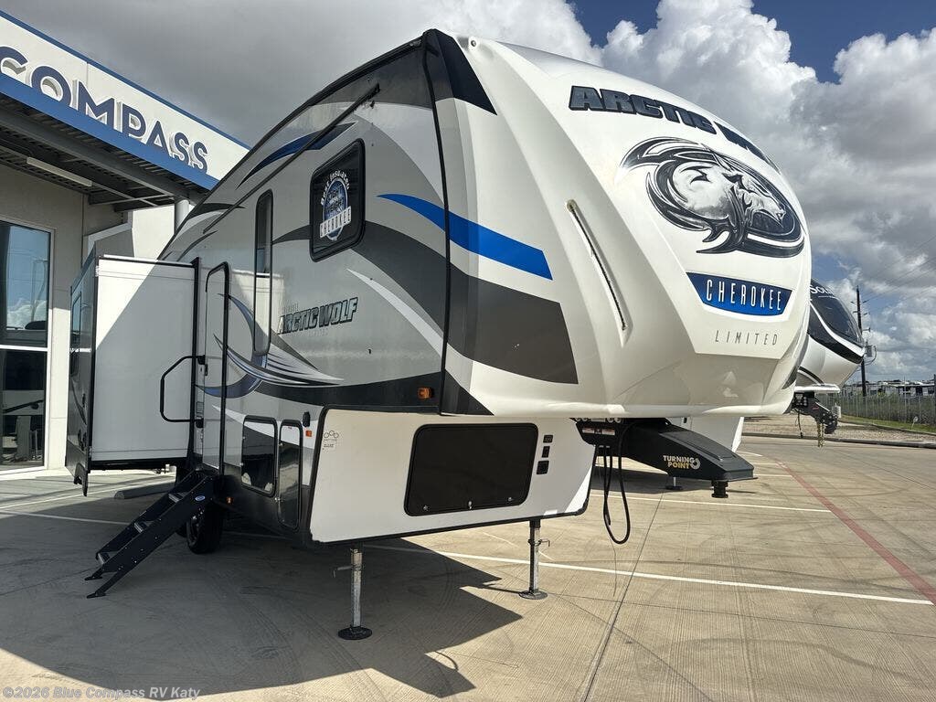 2018 Cherokee Arctic Wolf 285DRL4 by Forest River from Blue Compass RV Katy in Katy, Texas