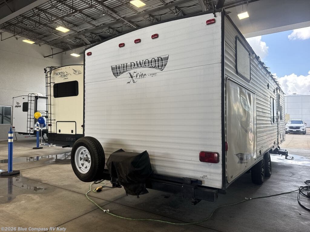 2013 Forest River Wildwood X-Lite 28ICE - Used Travel Trailer For Sale by Blue Compass RV Katy in Katy, Texas