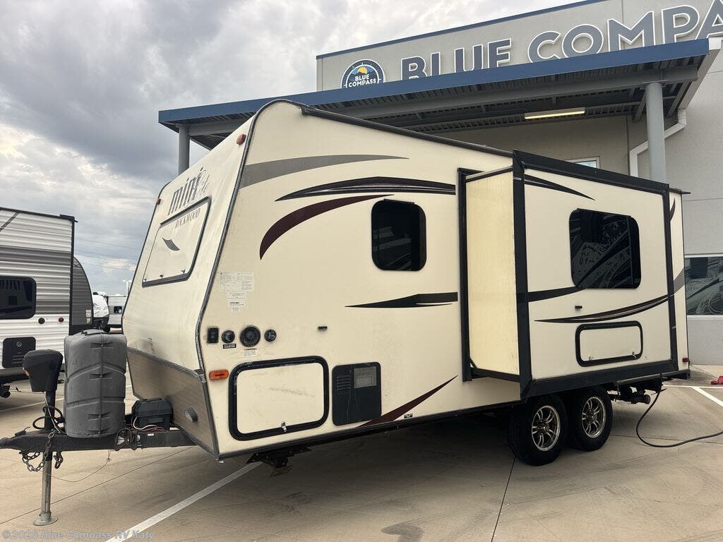 Used 2015 Rockwood ROCKWOOD MINILITE 2109S available in Katy, Texas
