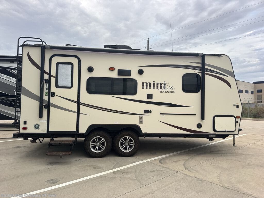 2015 Rockwood ROCKWOOD MINILITE 2109S - Used Travel Trailer For Sale by Blue Compass RV Katy in Katy, Texas