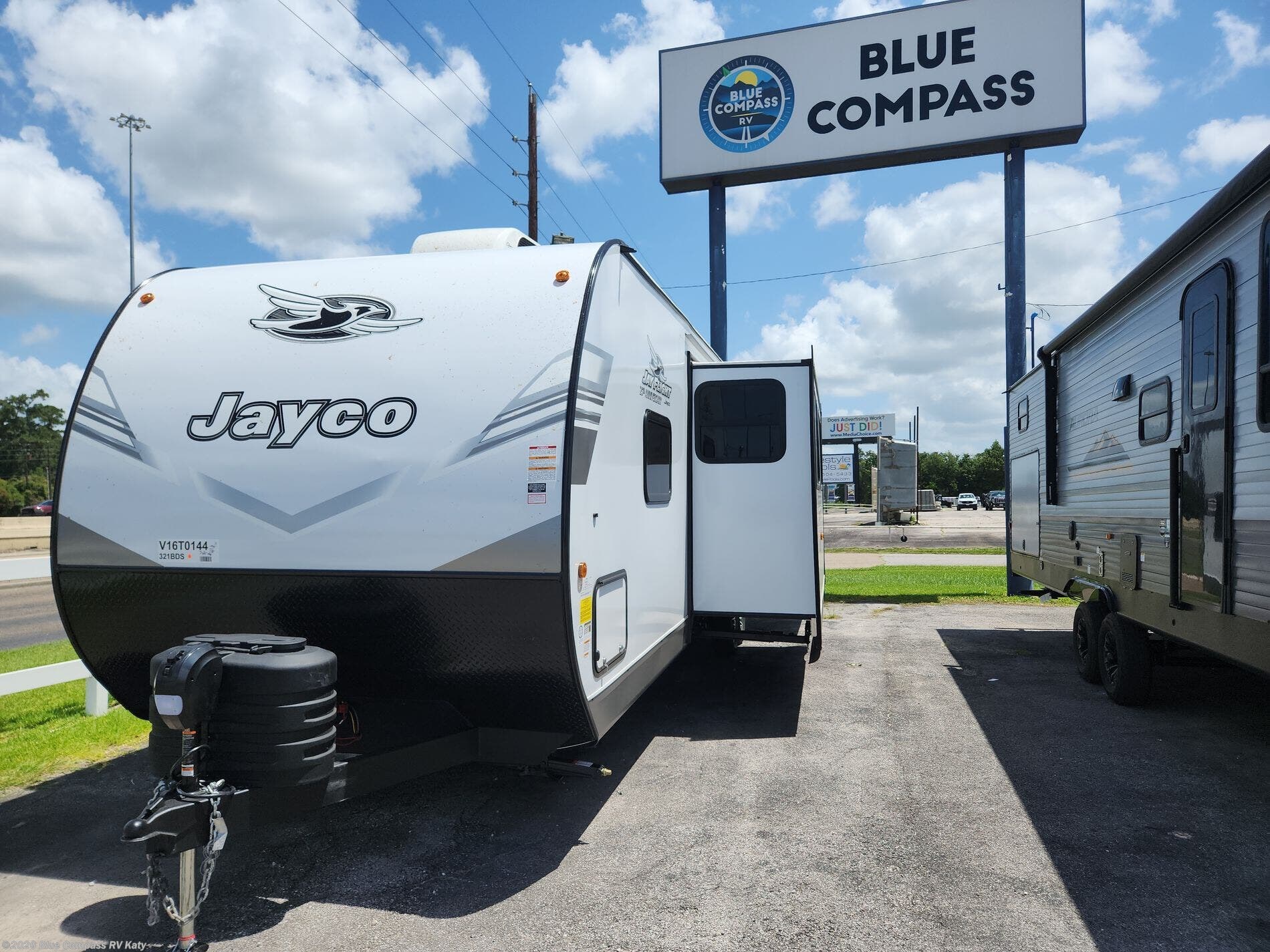 2027 Jay Flight 321BDS by Jayco from Blue Compass RV Katy in Katy, Texas