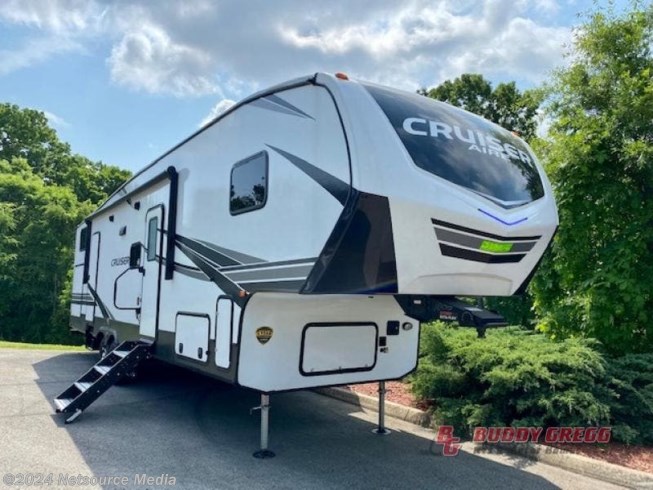 New 2022 CrossRoads Cruiser Aire CR32BH available in Knoxville, Tennessee