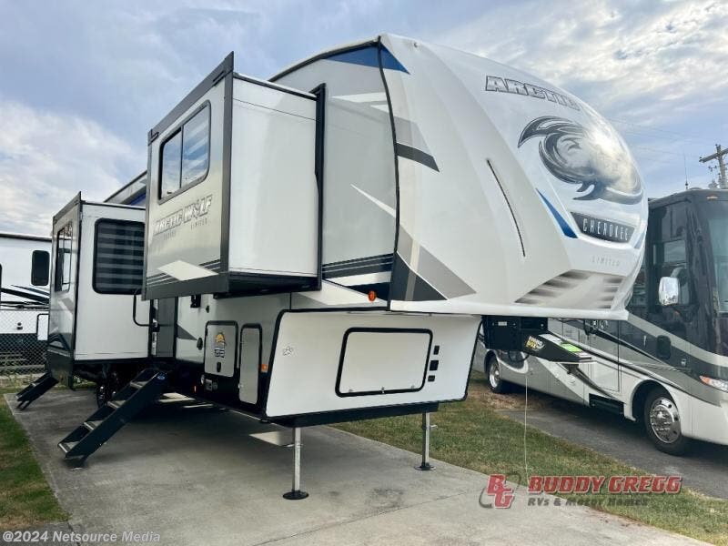 2022 Forest River Cherokee Arctic Wolf Suite 3990 RV for Sale in