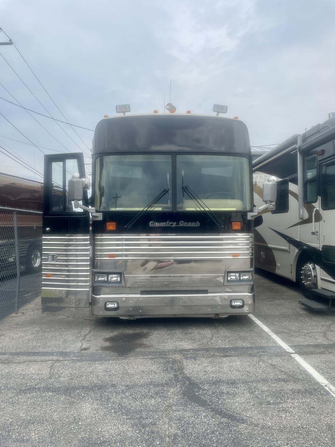 1989 by Prevost from Quality Wheelz in Hot Springs, Arkansas