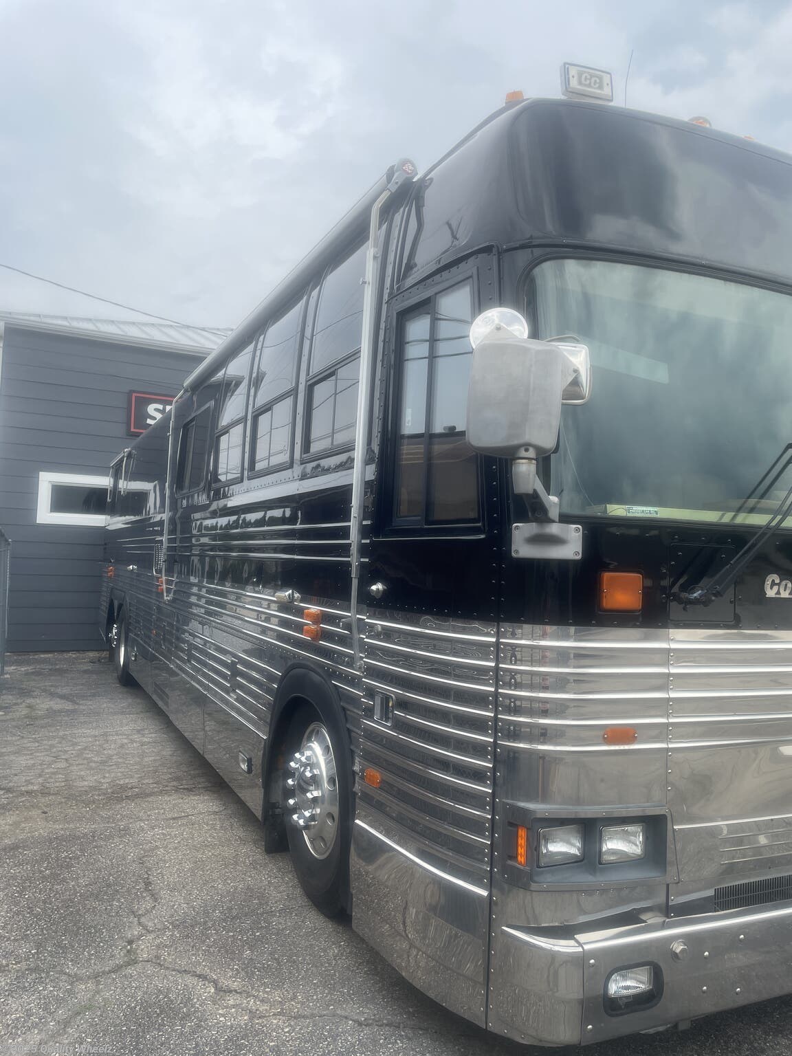 Used 1989 Prevost available in Hot Springs, Arkansas