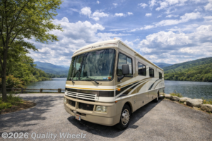 2004 Fleetwood Bounder 35E GARAGE KEPT