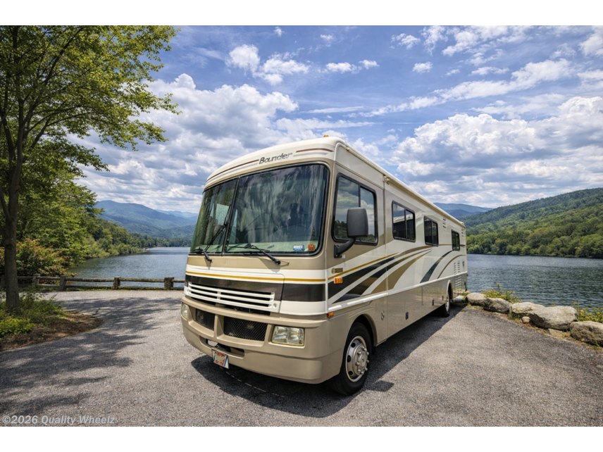 Used 2004 Fleetwood Bounder 35E GARAGE KEPT available in Hot Springs, Arkansas