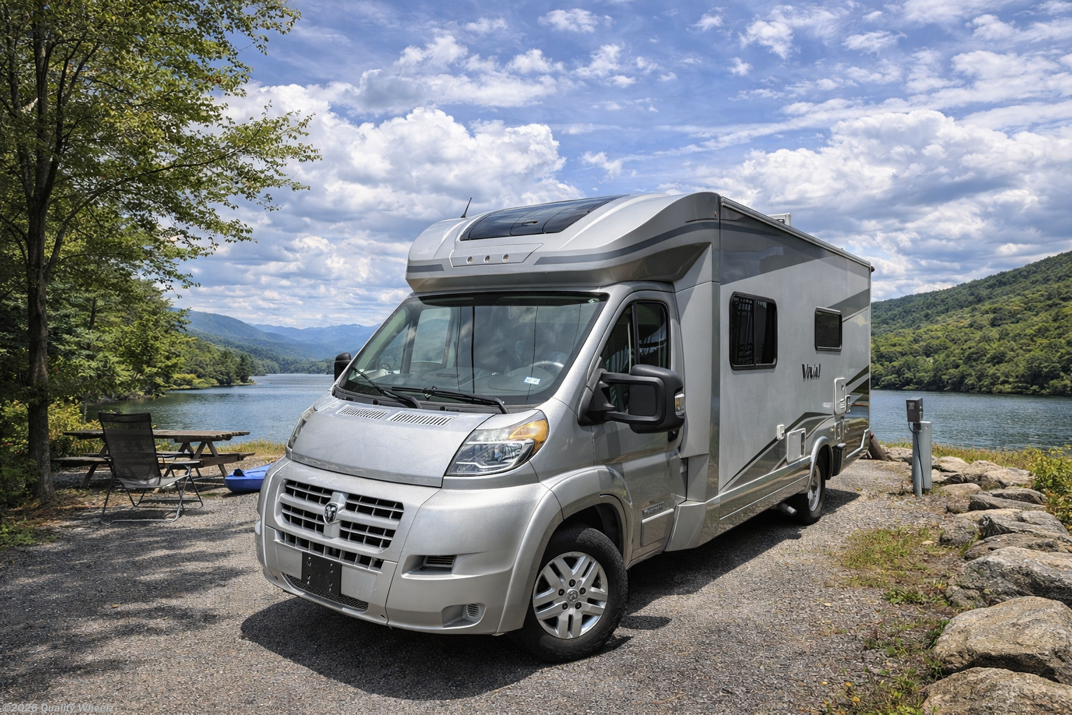 2015 Itasca Viva 23B