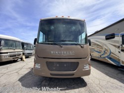 2014 Winnebago Vista 30T - Used Class A for sale by Quality Wheelz in Hot Springs, Arkansas