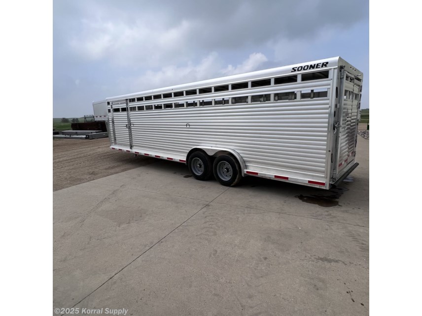 2023 Sooner SR7628 - 28FT STOCK TRAILER W/ 3 COMPARTMENTS