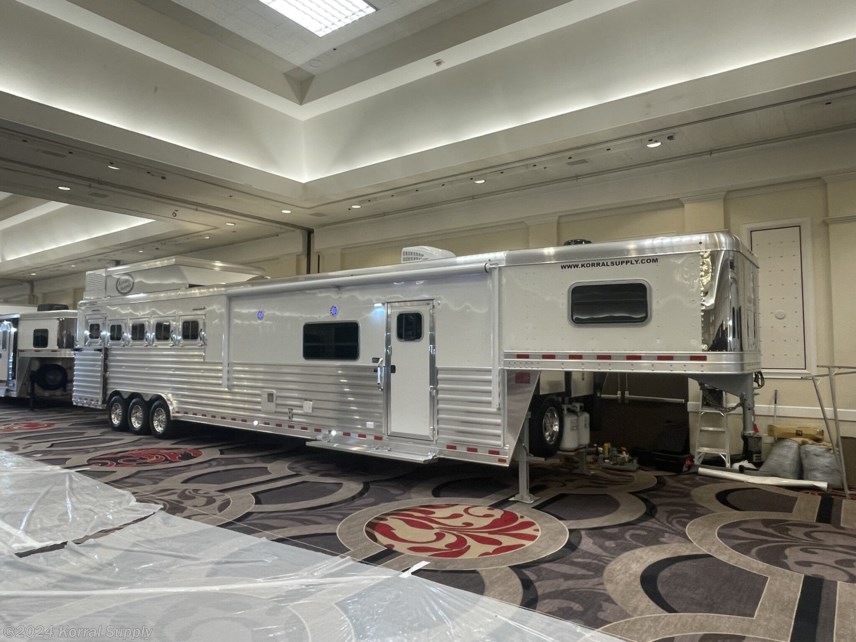 2025 Elite Trailers NFR Special5H LQSignature Quarters Conversion