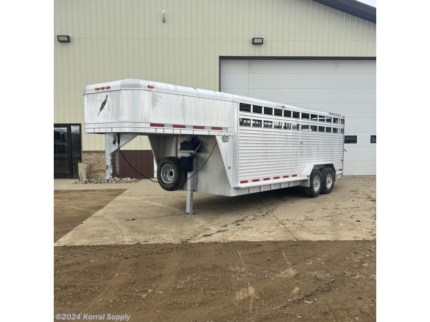 Used 2007 Featherlite 20&apos; Livestock Trailer - Two Compartments available in Douglas, North Dakota