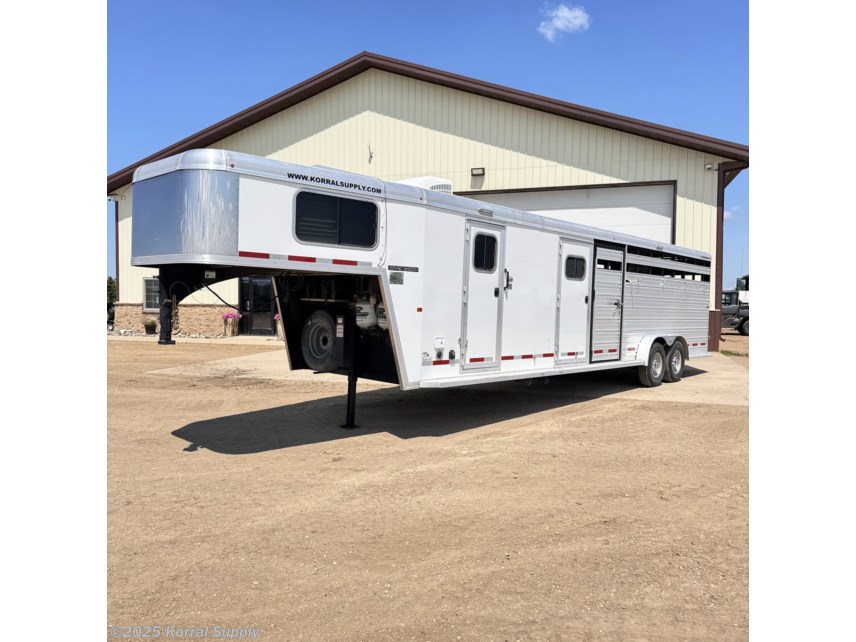 Used 2020 Logan Coach LQ - Stockback - Midtack available in Douglas, North Dakota