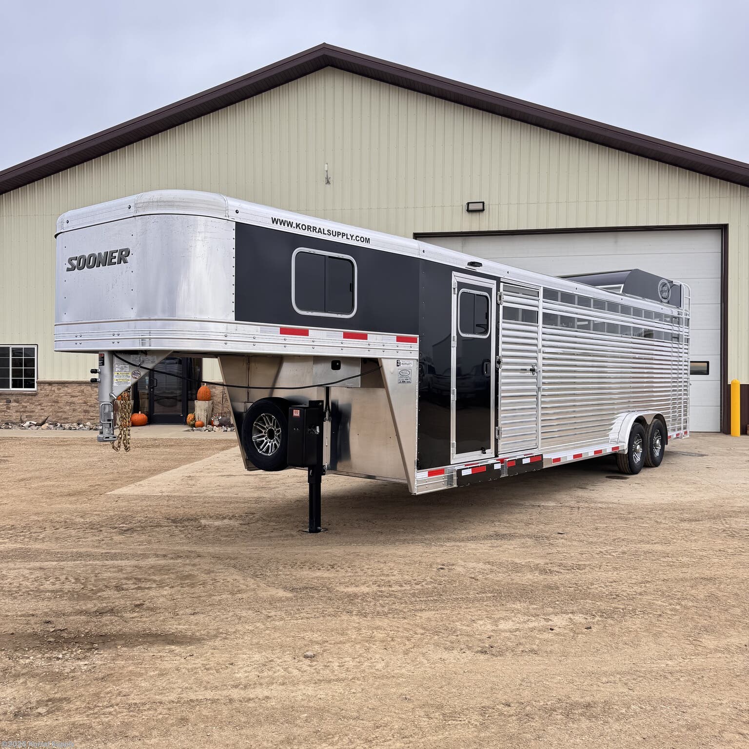 2026 Sooner 28' Stock Combo - 3 Compartments