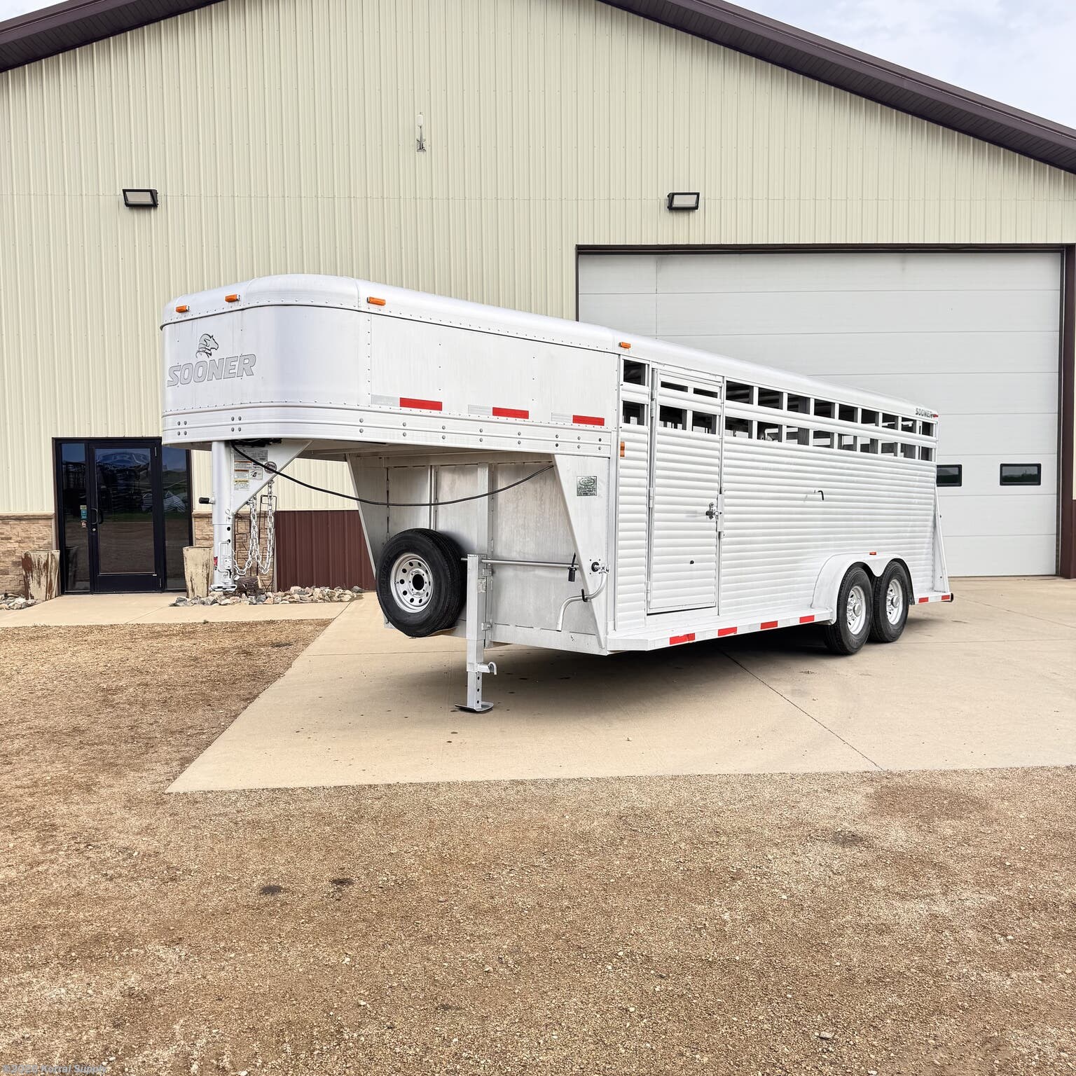 2011 Sooner SR7020 Livestock Trailer w/ 2 Compartments