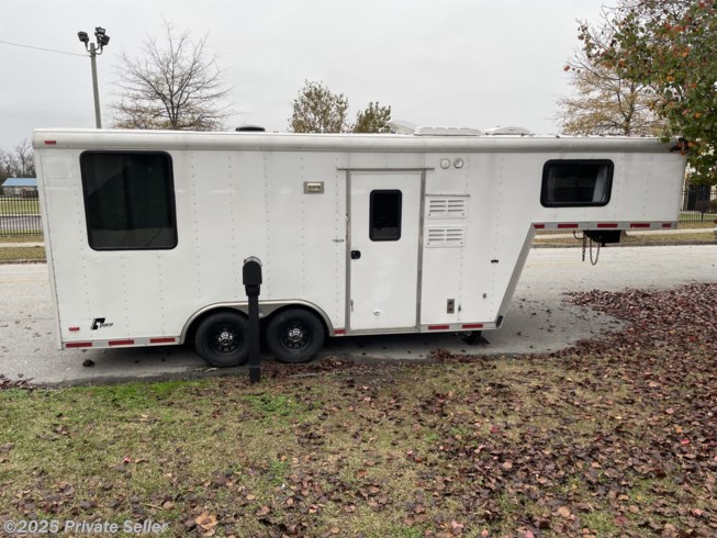 Used 2006 Pace American 5th wheel with live in quarters available in Augusta, Georgia