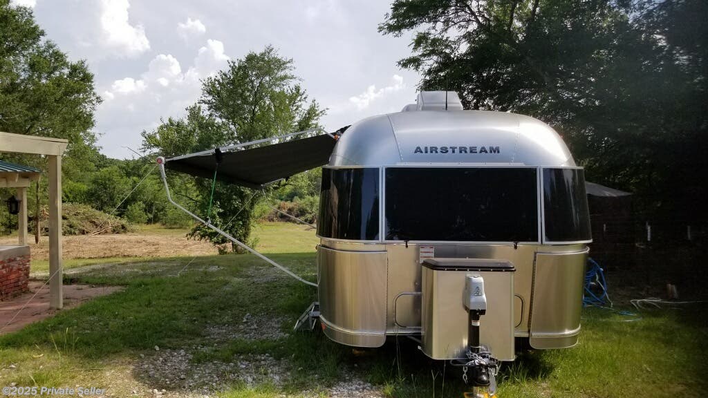 2019 Airstream Flying Cloud 26RB Twin RV for Sale in San Pedro, CA