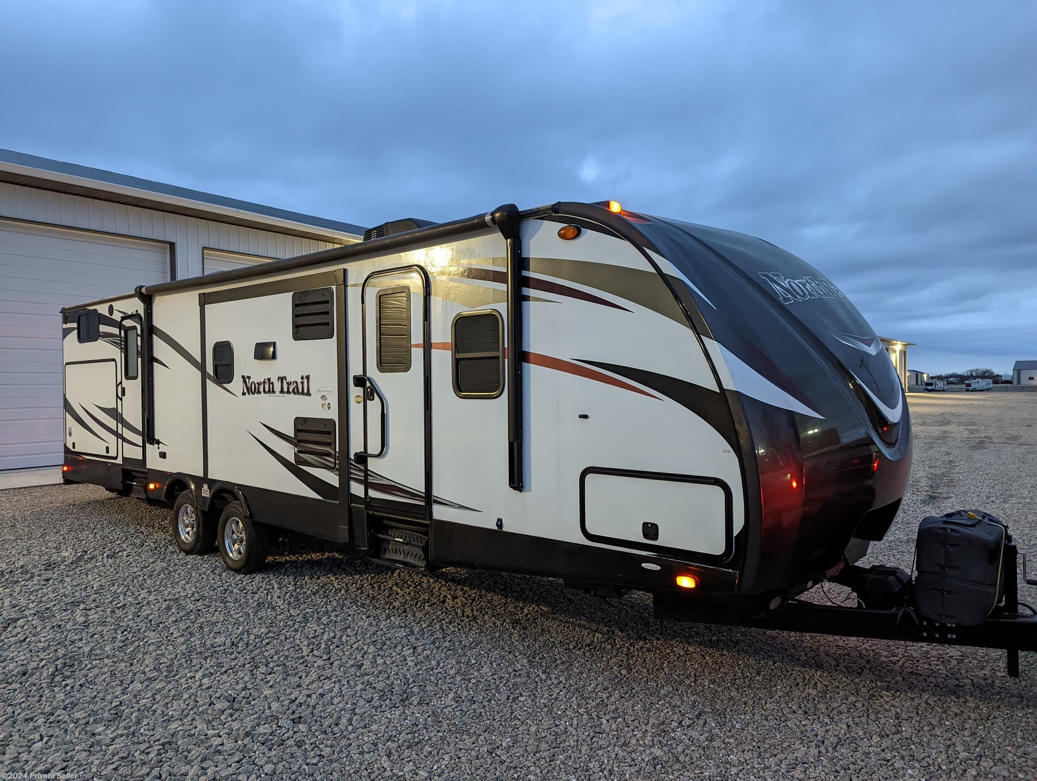 2015 Heartland North Trail NT KING 33BKSS Caliber Series RV for Sale in