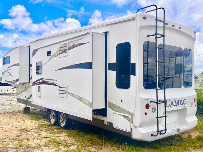 2011 Carriage Cameo 37KS3 - Used Fifth Wheel For Sale by Victory RVs in Davenport, Florida