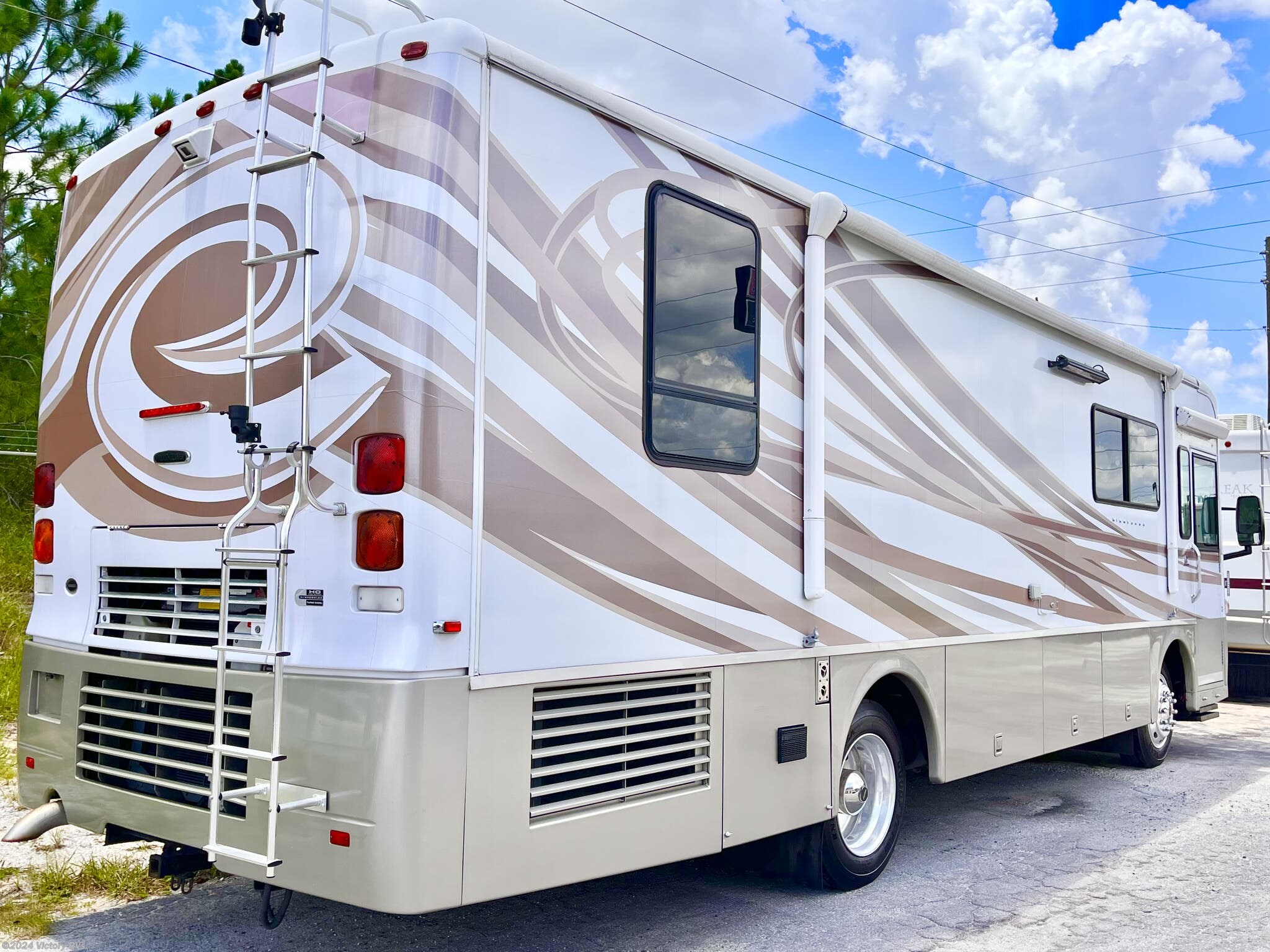 2002 Winnebago Journey DL 34HD RV for Sale in Davenport, FL 33897