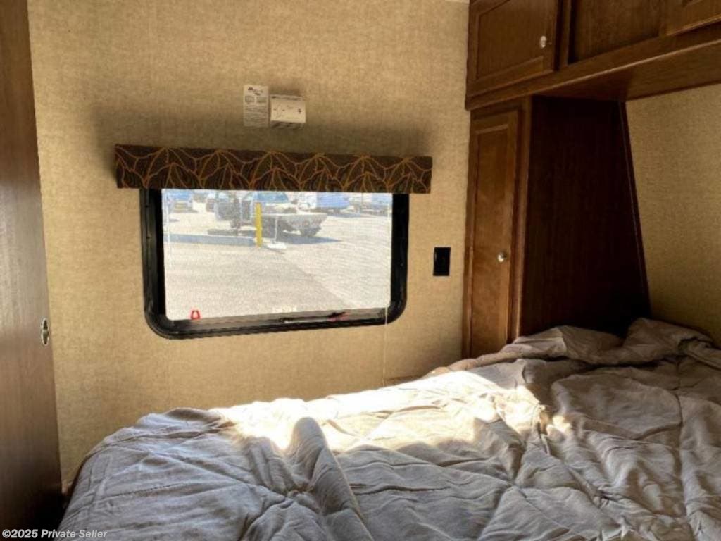 2016 Keystone Hideout 27DBS RV for Sale in Desoto, MO 63020 RVUSA